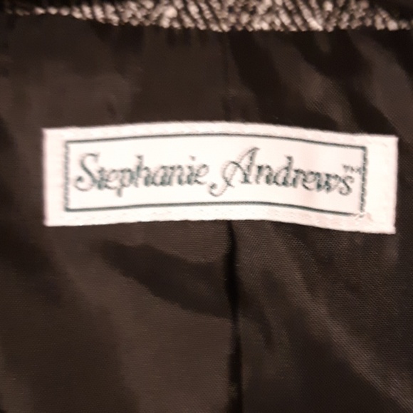 Blazer - Picture 3 of 4